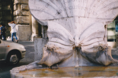 Fontana delle Api